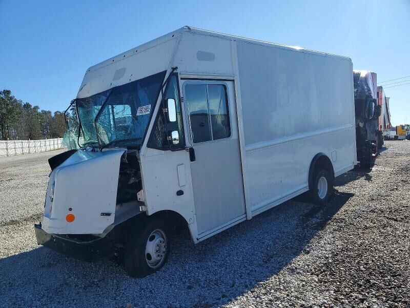 2021 FORD E-450
