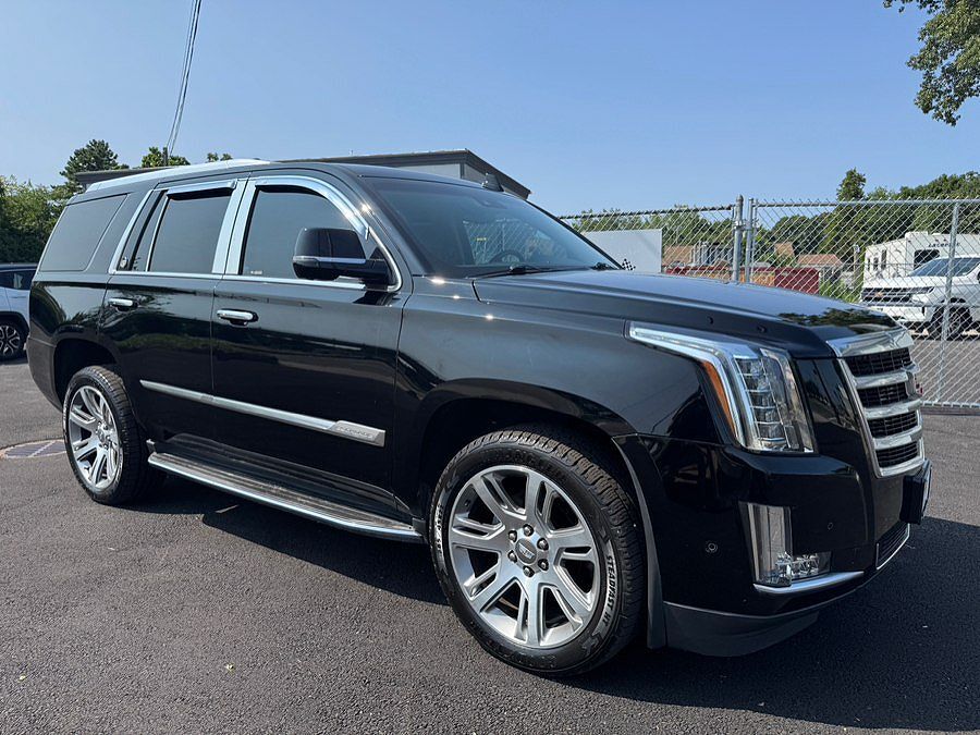 2017 CADILLAC Escalade