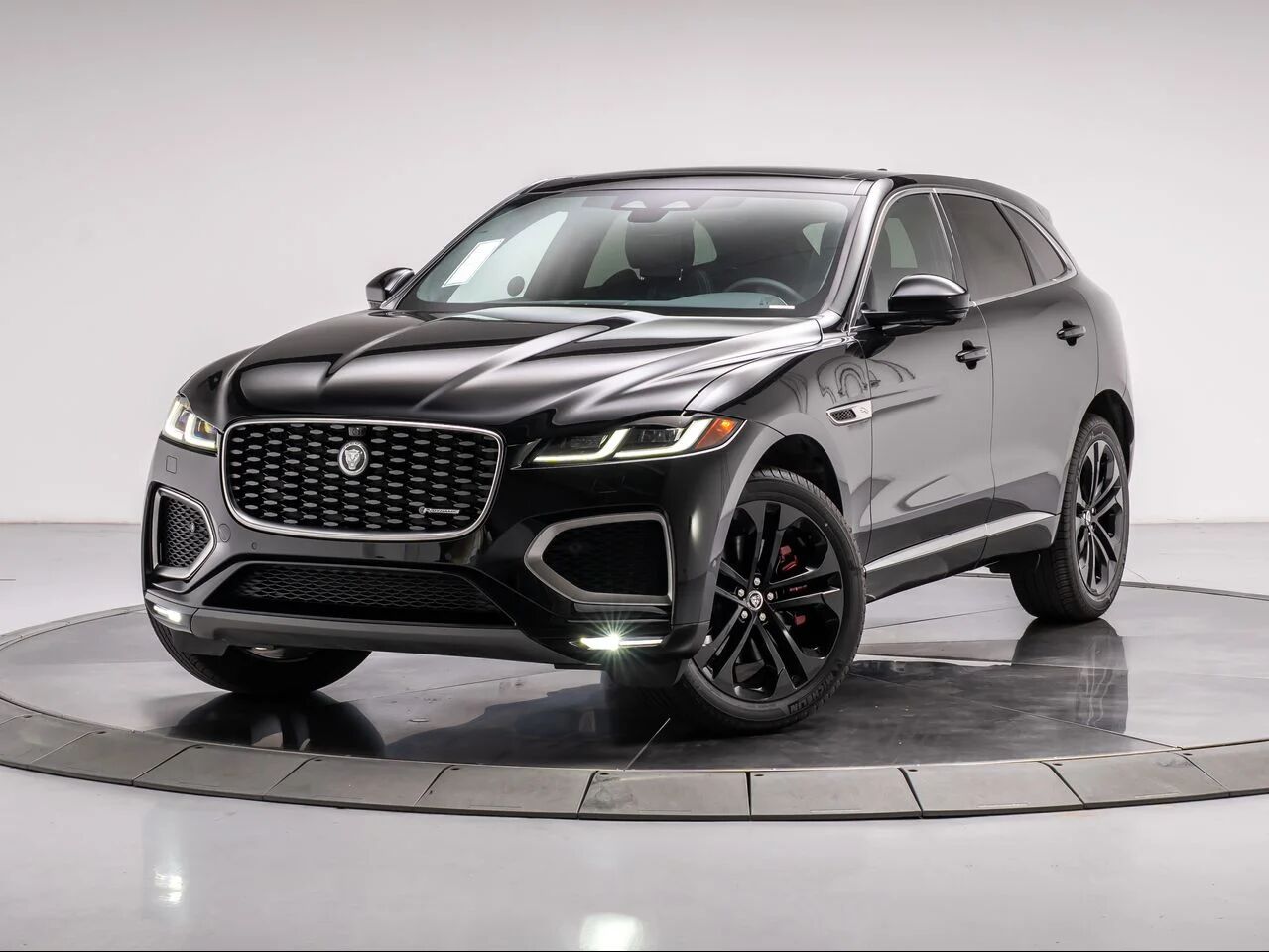2025 JAGUAR F-Pace