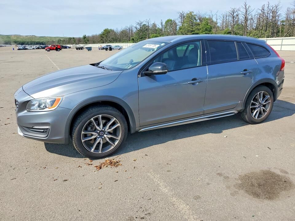 2016 VOLVO V60CC