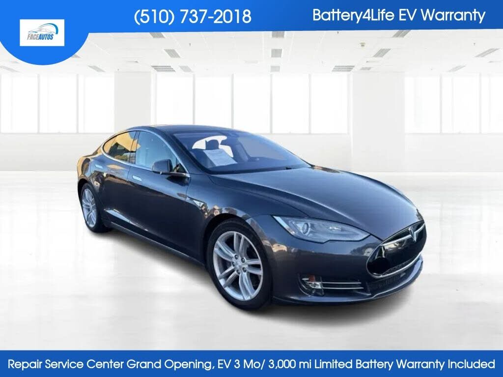 2015 TESLA Model S
