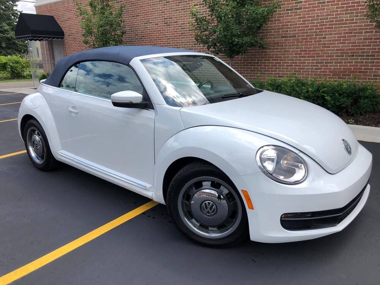 2016 VOLKSWAGEN Beetle