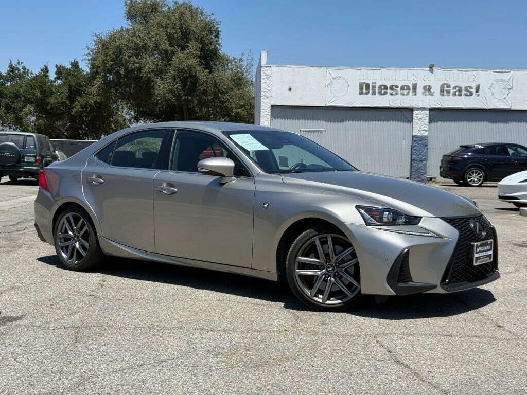 2018 LEXUS IS