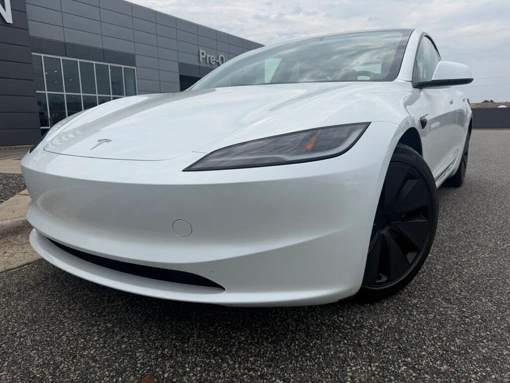 2024 TESLA Model 3