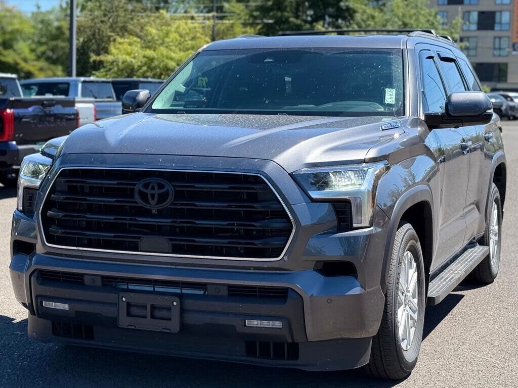 2024 TOYOTA Sequoia