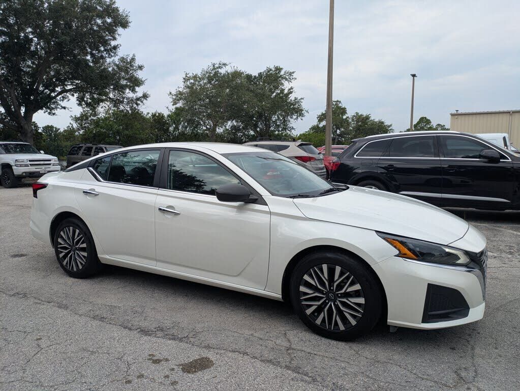 2025 NISSAN Altima