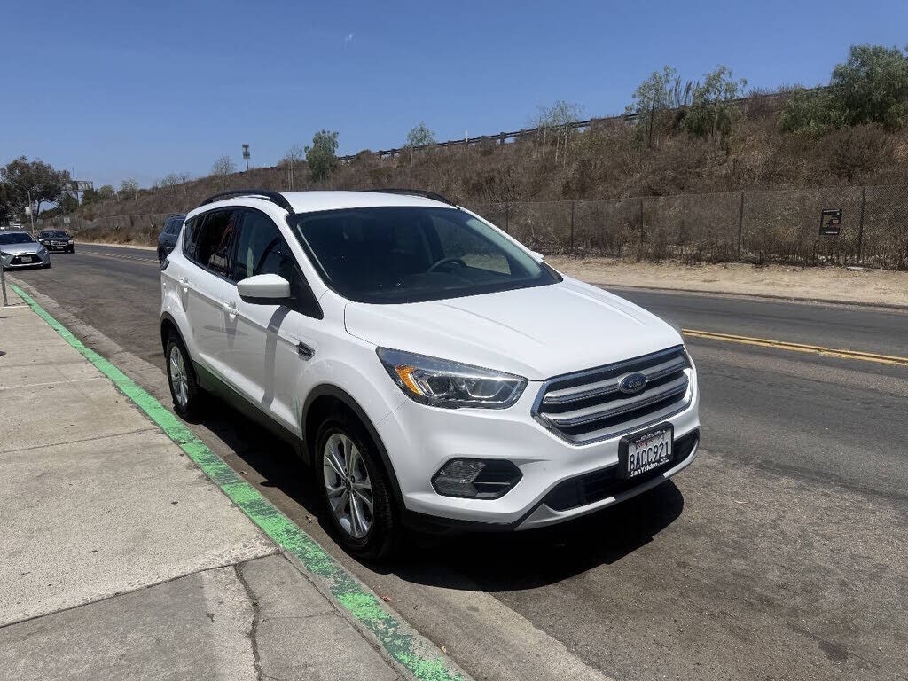 2017 FORD Escape