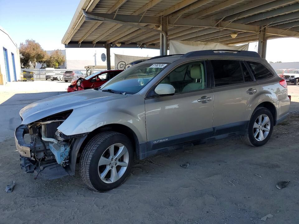 2014 SUBARU Outback