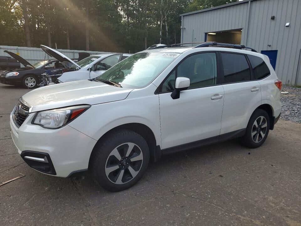 2017 SUBARU Forester