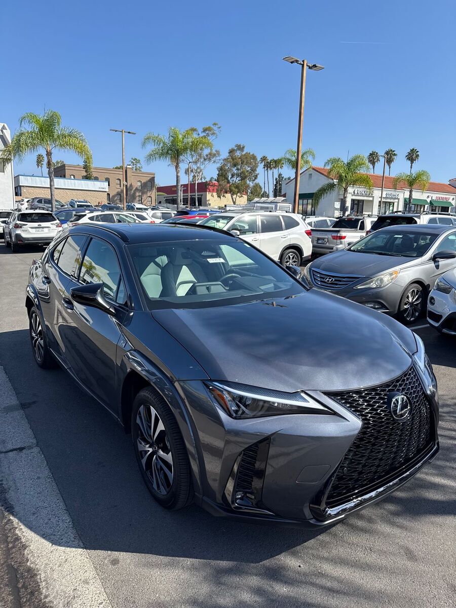 2025 LEXUS UX