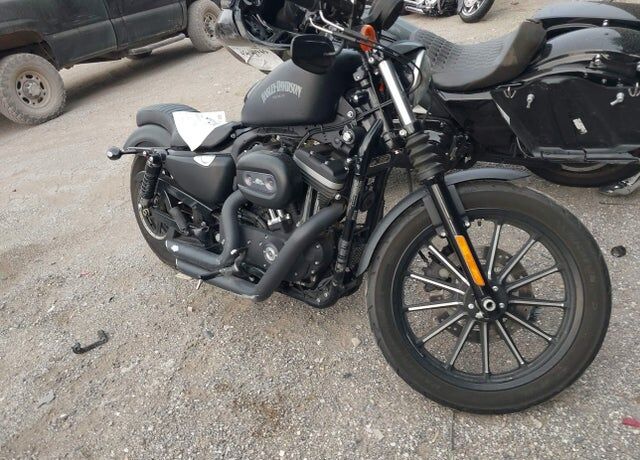 2012 HARLEY DAVIDSON Iron883