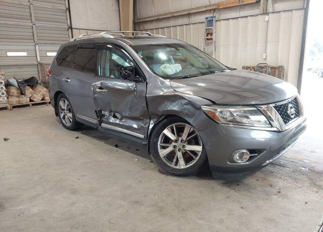 2016 NISSAN Pathfinder