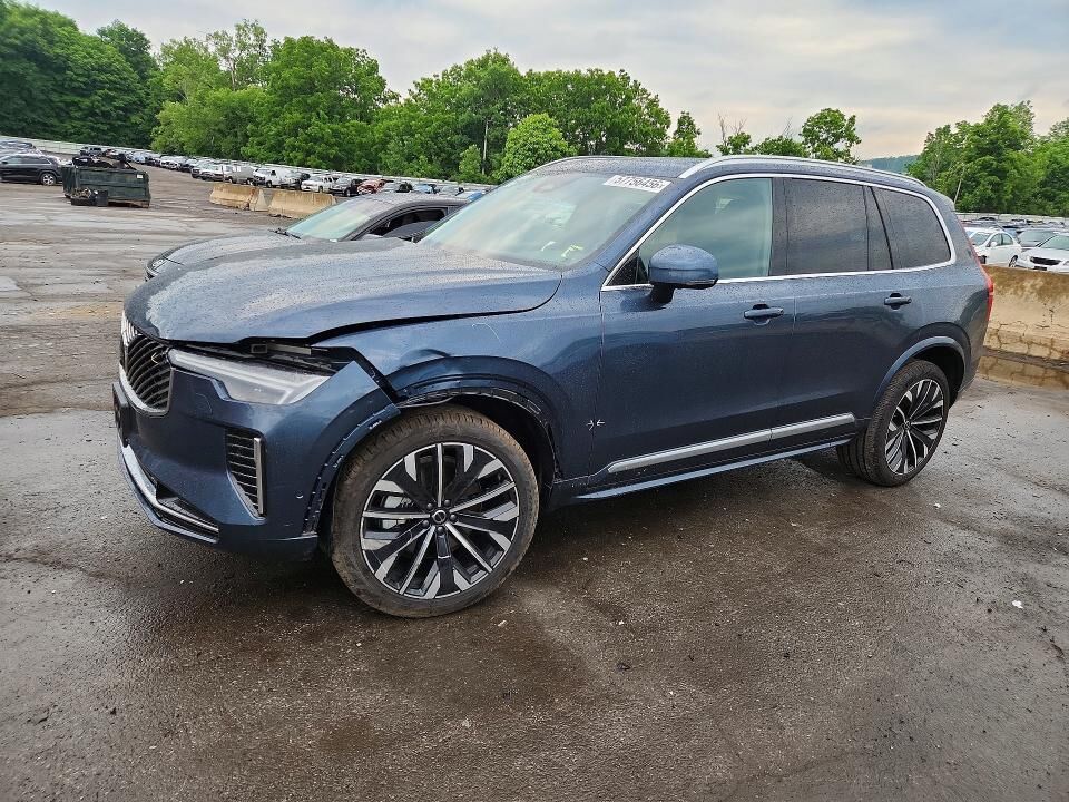 2025 VOLVO XC90