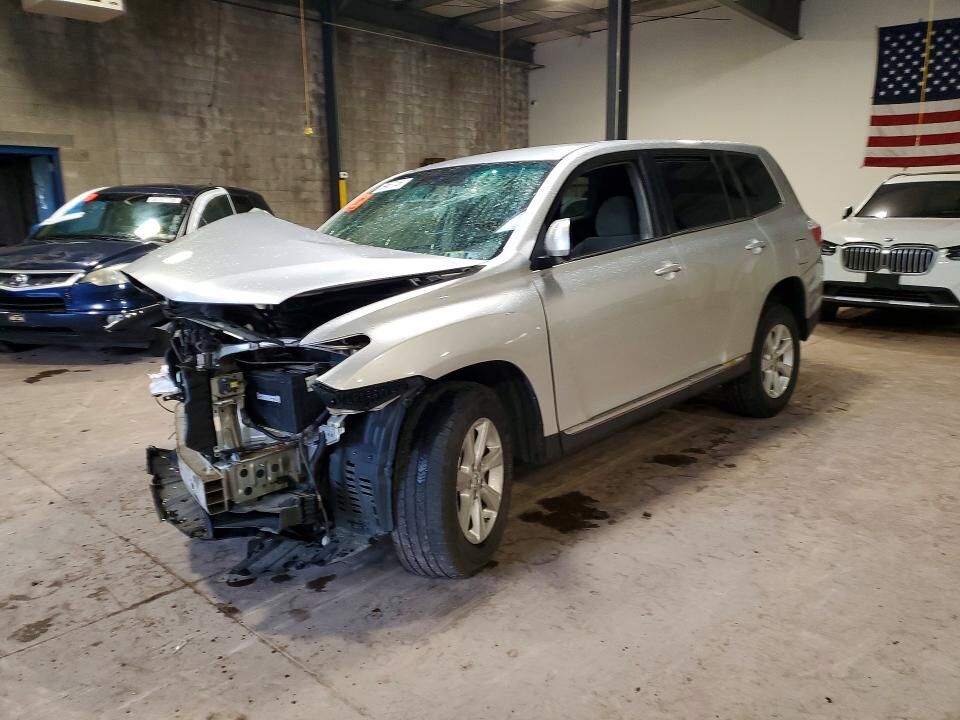 2011 TOYOTA Highlander