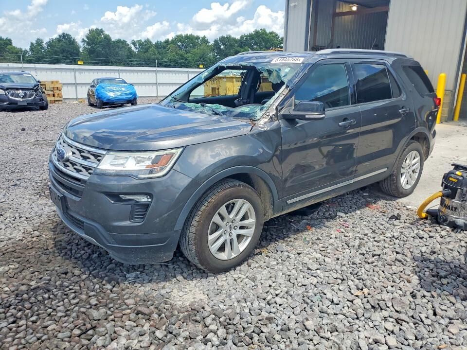 2018 FORD Explorer