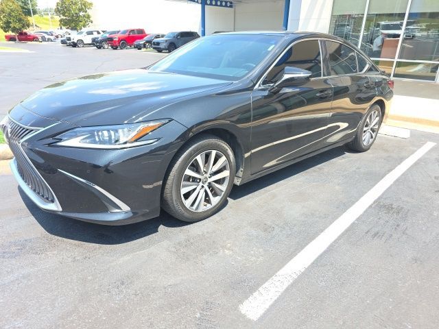 2020 LEXUS ES