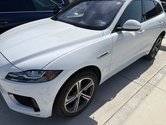 2017 JAGUAR F-Pace