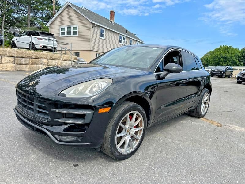 2016 PORSCHE Macan
