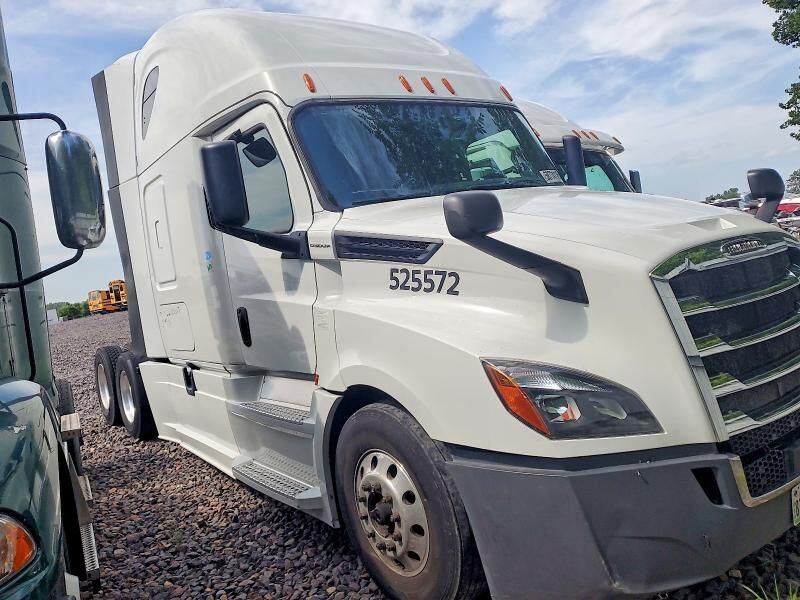 2018 FREIGHTLINER New Cascadia 126" Sleepercab