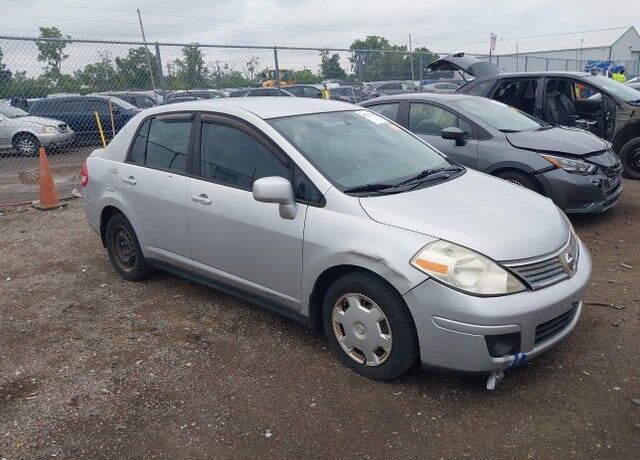 2009 NISSAN Versa