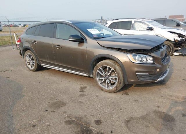 2016 VOLVO V60CC