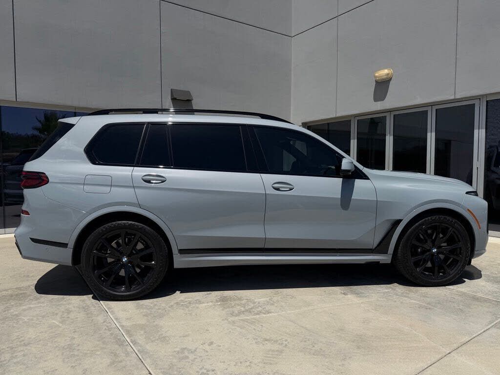 2025 BMW X7