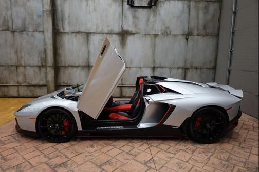 2015 LAMBORGHINI Aventador