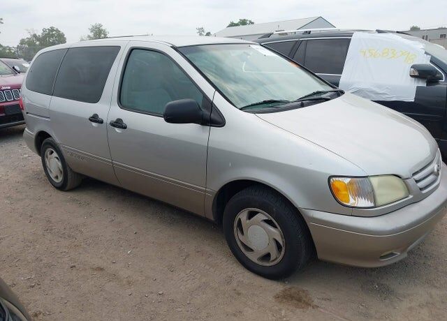 2002 TOYOTA Sienna