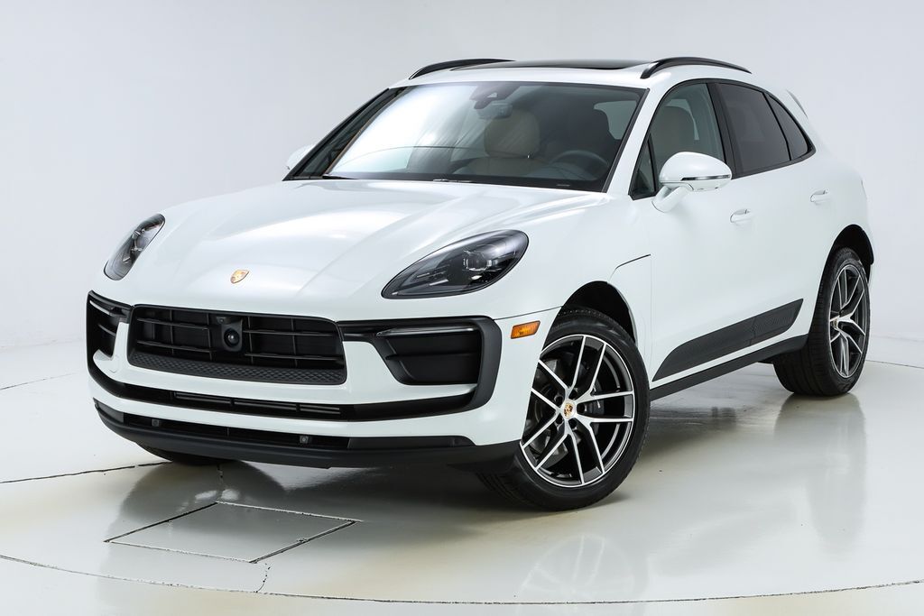 2025 PORSCHE Macan