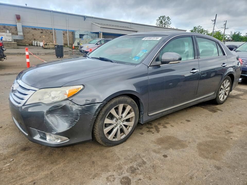 2011 TOYOTA Avalon