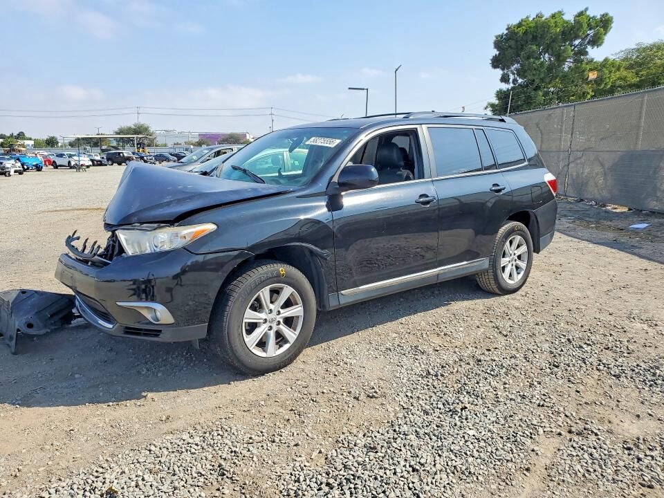 2013 TOYOTA Highlander