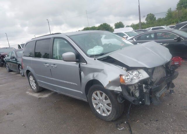 2014 CHRYSLER Town and Country