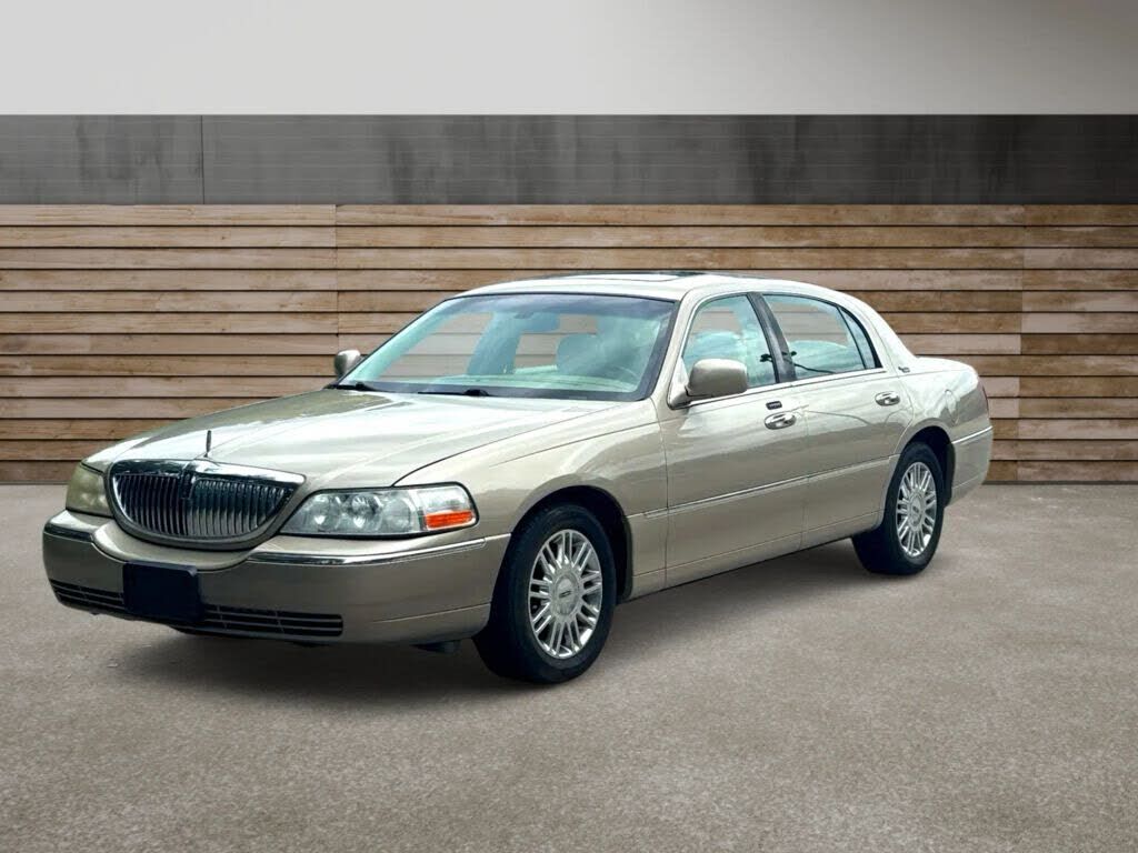 2008 LINCOLN Town Car