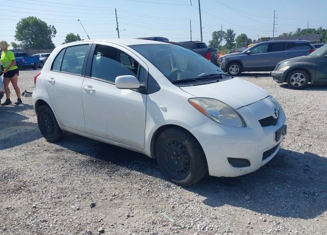 2011 TOYOTA Yaris