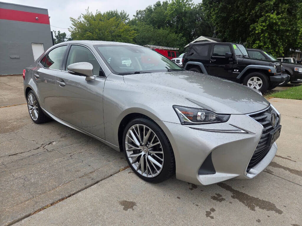 2017 LEXUS IS