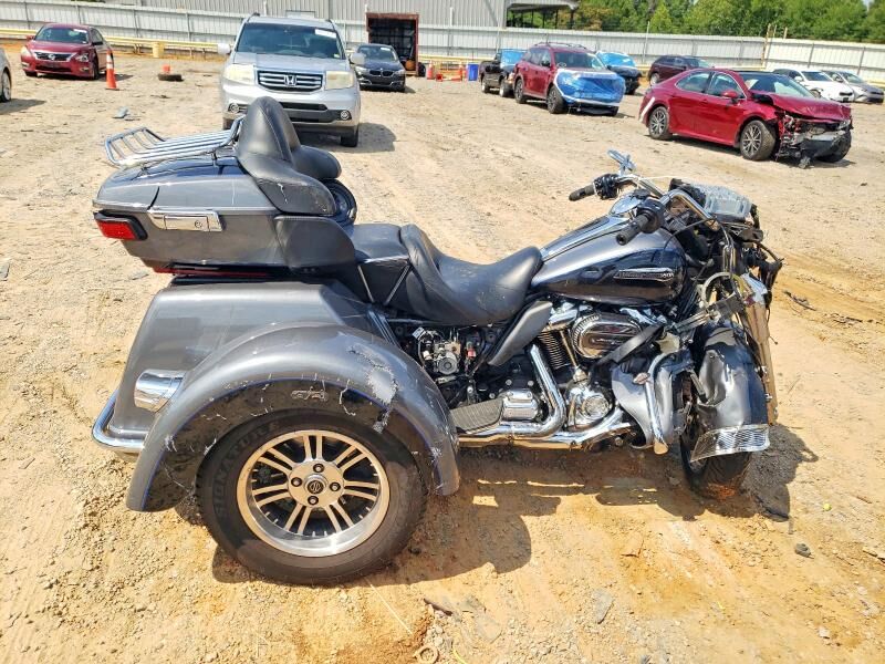 2021 HARLEY DAVIDSON FLHTCUTG / Tri Glide Ultra