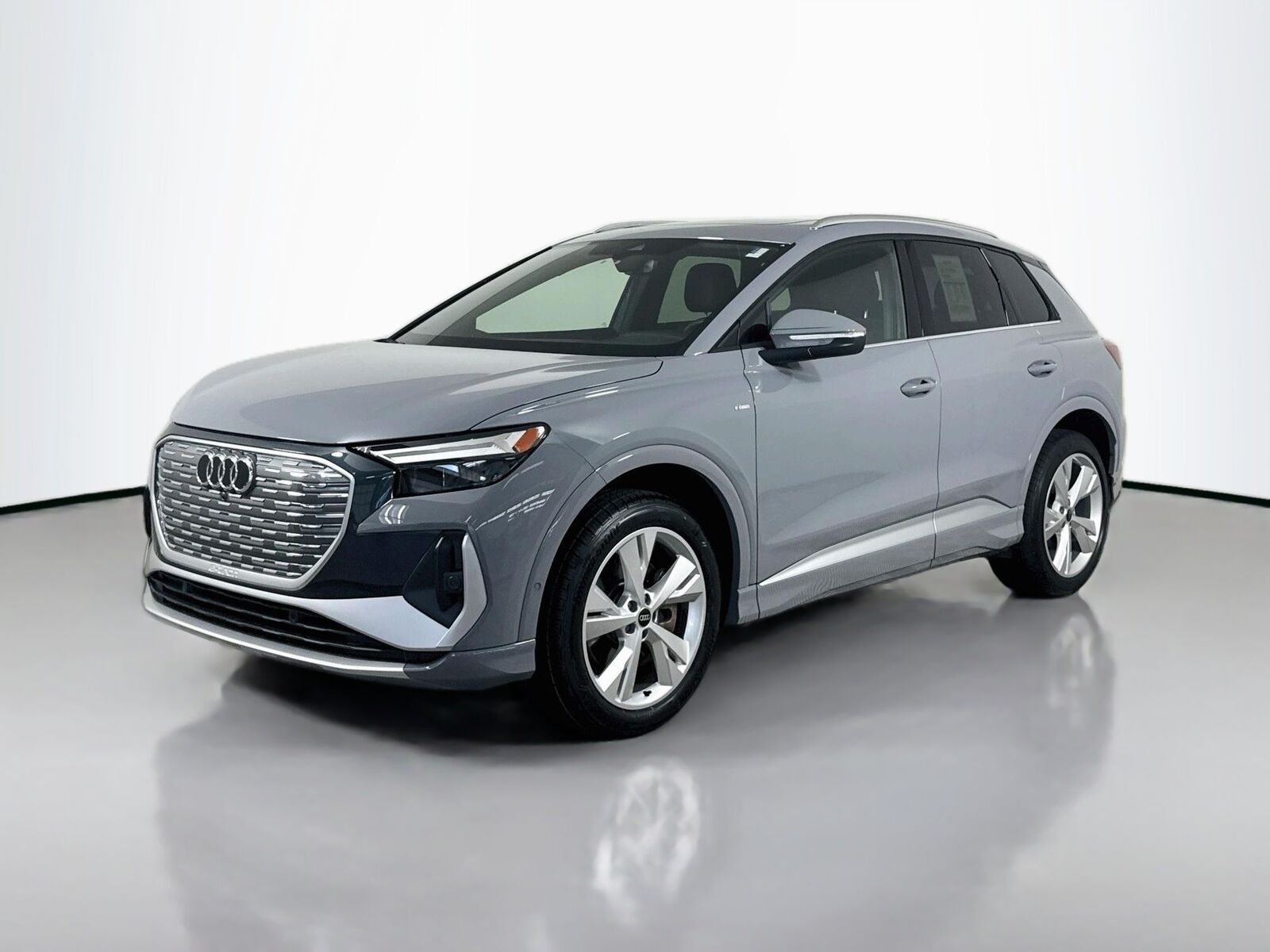 2023 AUDI Q4