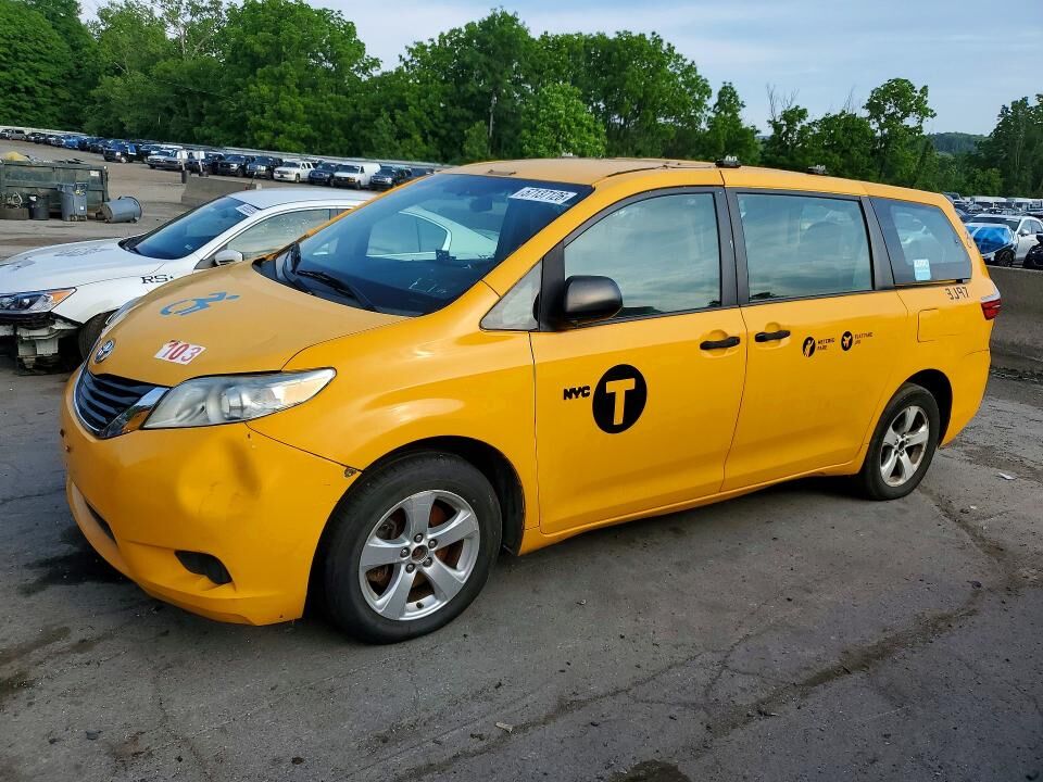 2016 TOYOTA Sienna