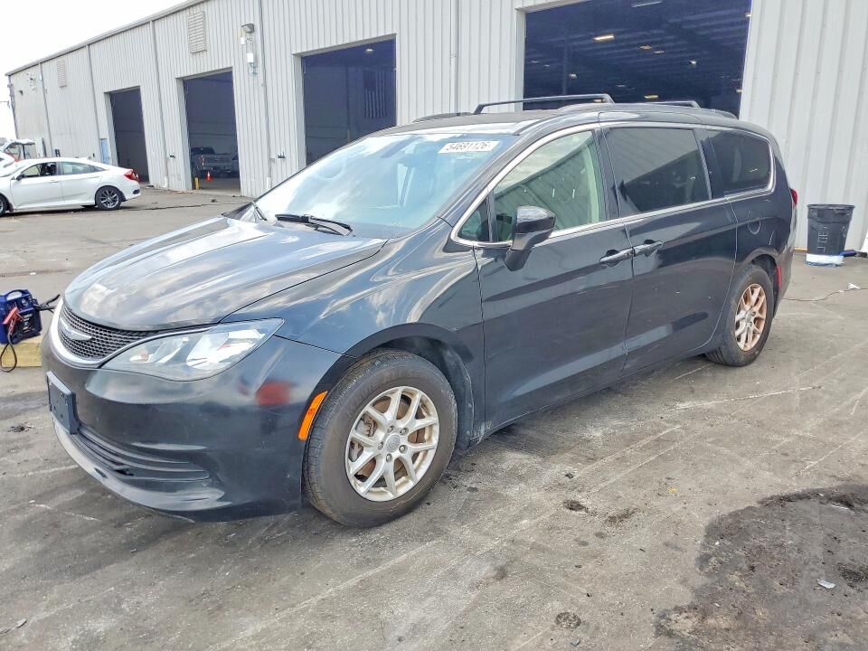 2020 CHRYSLER Voyager