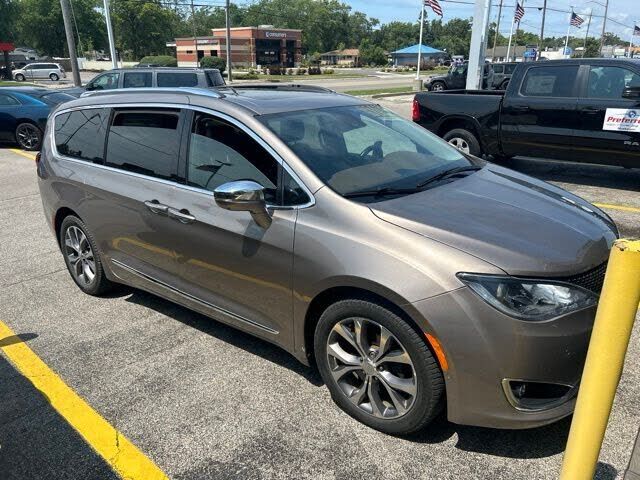 2017 CHRYSLER Pacifica