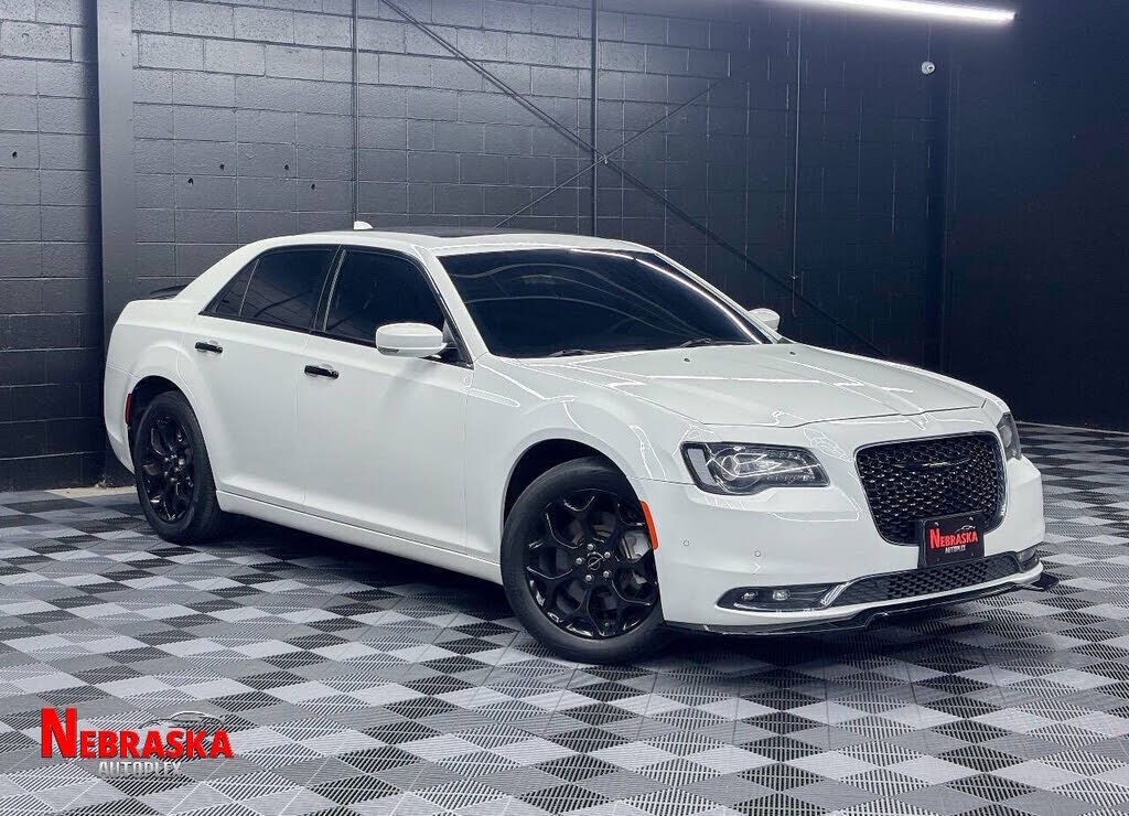 2017 CHRYSLER 300