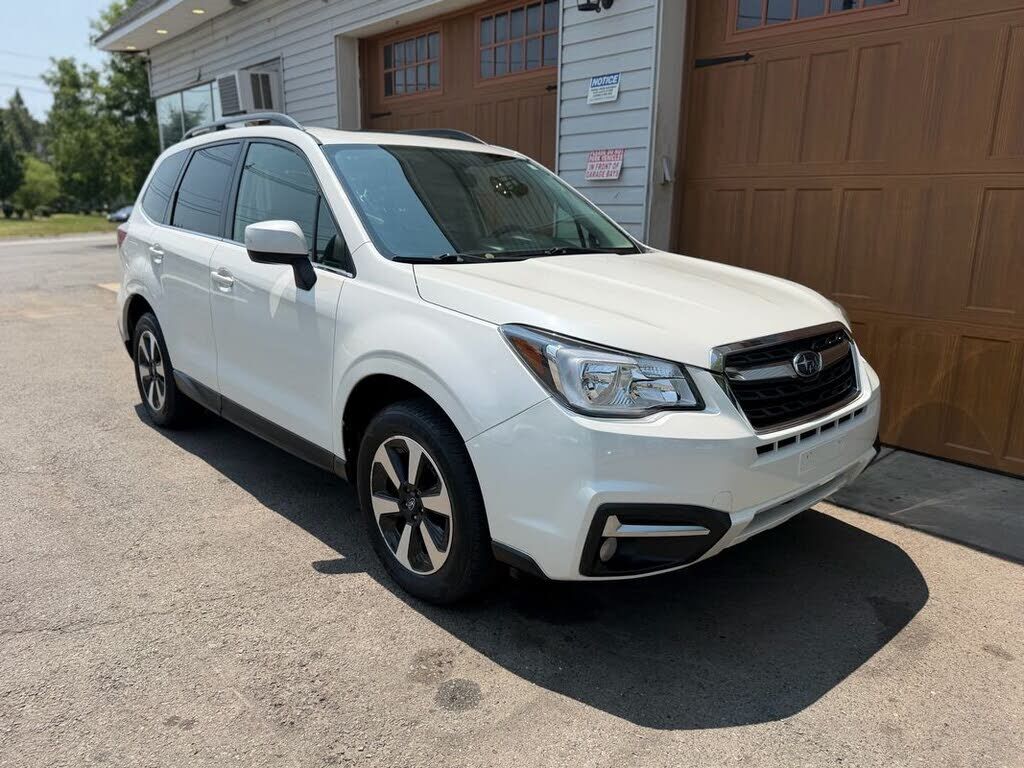 2017 SUBARU Forester