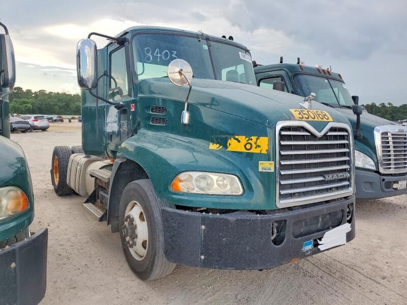 2016 MACK CXU