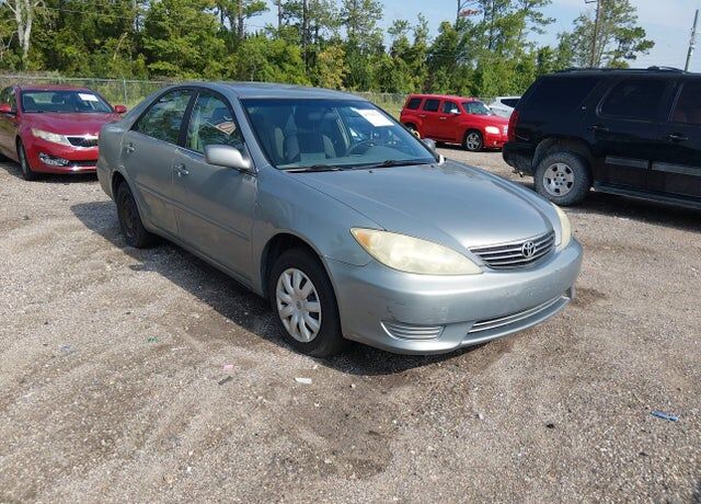 2005 TOYOTA Camry