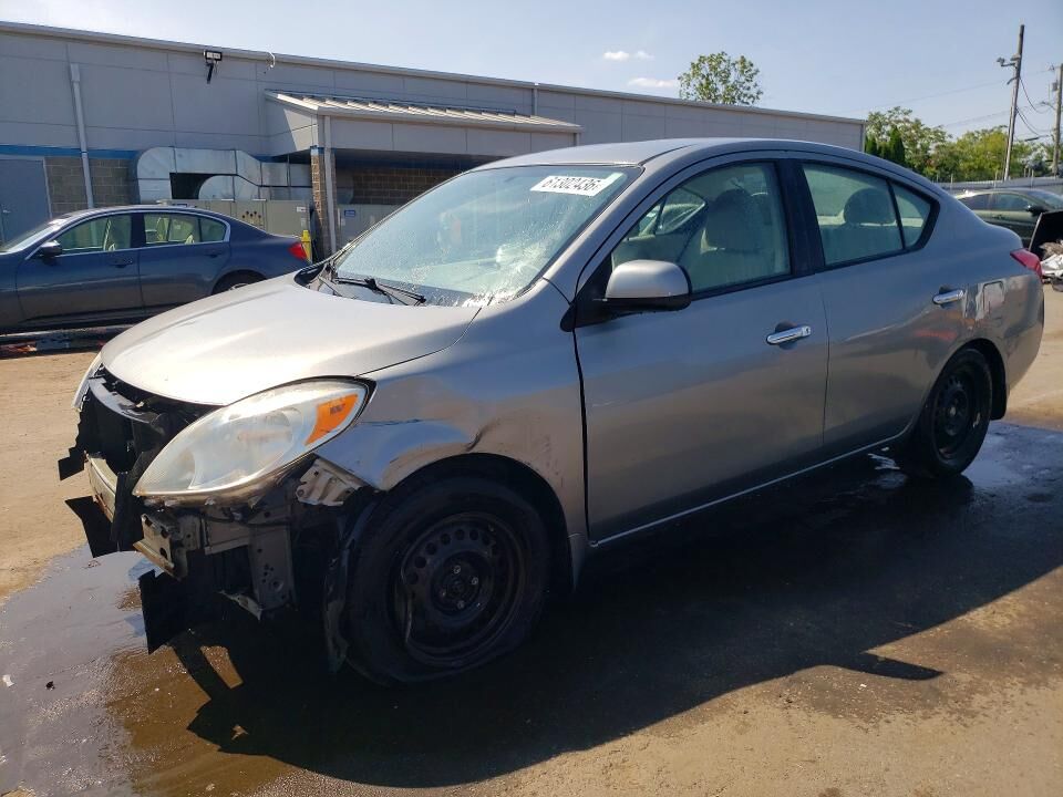 2012 NISSAN Versa