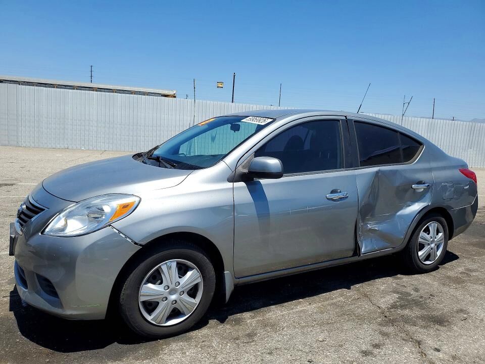 2012 NISSAN Versa