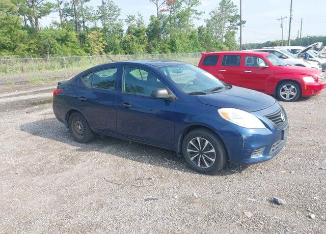 2014 NISSAN Versa