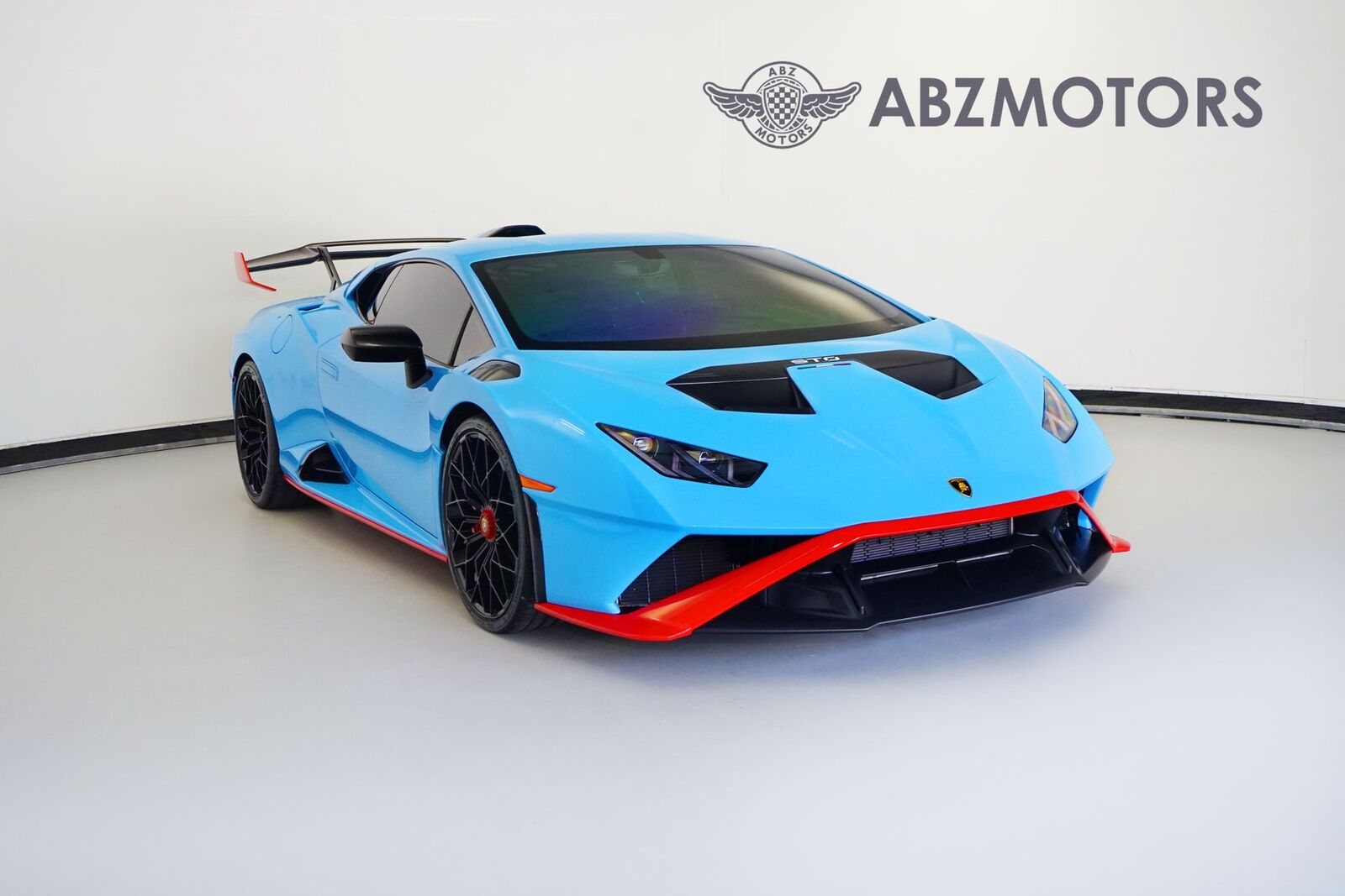 2024 LAMBORGHINI Huracan STO