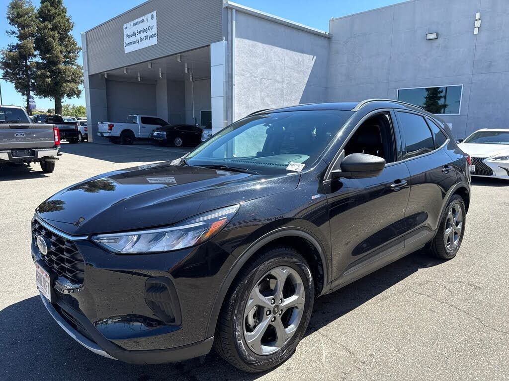 2025 FORD Escape