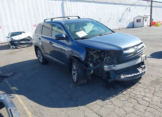 2015 TOYOTA Highlander